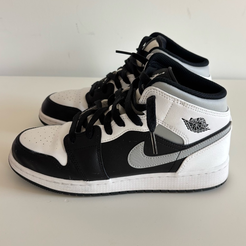 Air Jordan 1 Mid SE